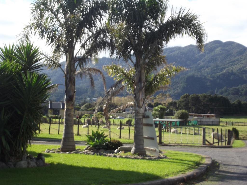 The Little Farm Coromandel Hotell Exteriör bild
